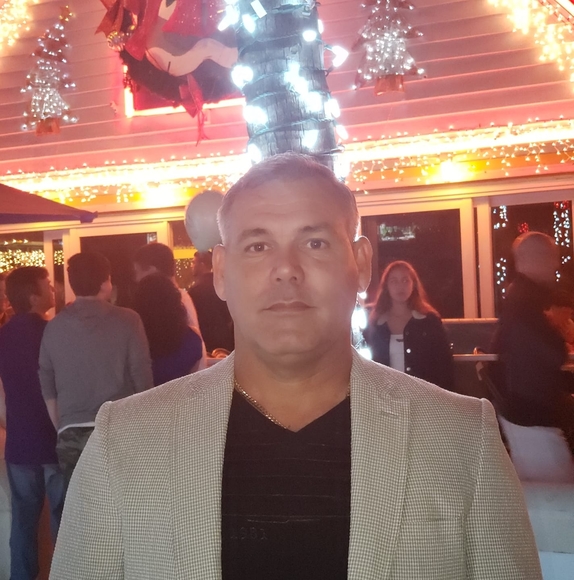 Meet your Posher, Alexis - Picture 1 of 1